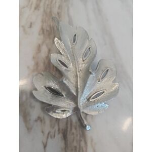 BSK Silver Tone Leaf Brooch Vintage Costume Jewelry Fall Autumn